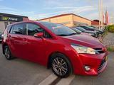 Toyota Verso  Edition Klima Panorama Kamera *7.Sitze* - rote Toyota Verso