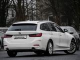 BMW 318i LC PLUS+RFK+SHZ+KOMFORTZUGANG+NAVI+LED+DAB - BMW 3er Reihe Jahreswagen: Kombi