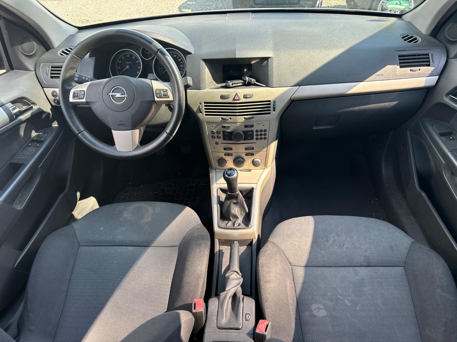 Opel Astra 2007 — photo 11