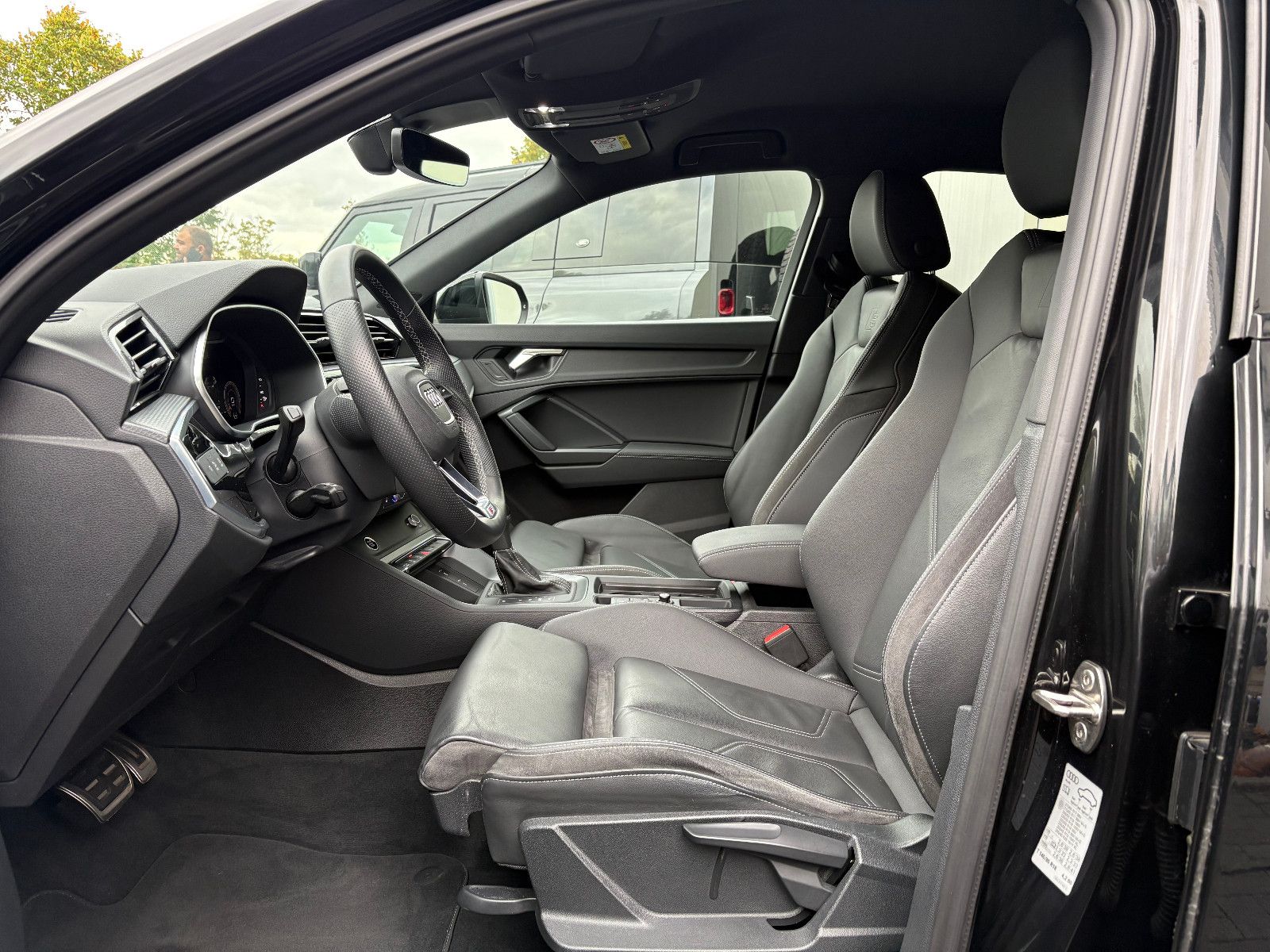 Fahrzeugabbildung Audi Q3 Sportback 35 TDI/S-LINE/BLACK-EDIT/LED/KAMERA