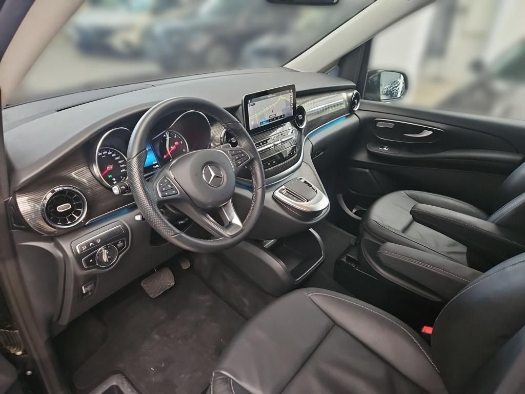 Fahrzeugabbildung Mercedes-Benz V 300 AVG lang 4x4 7 Sitze 2,5tAHK DISTRONIC EDW