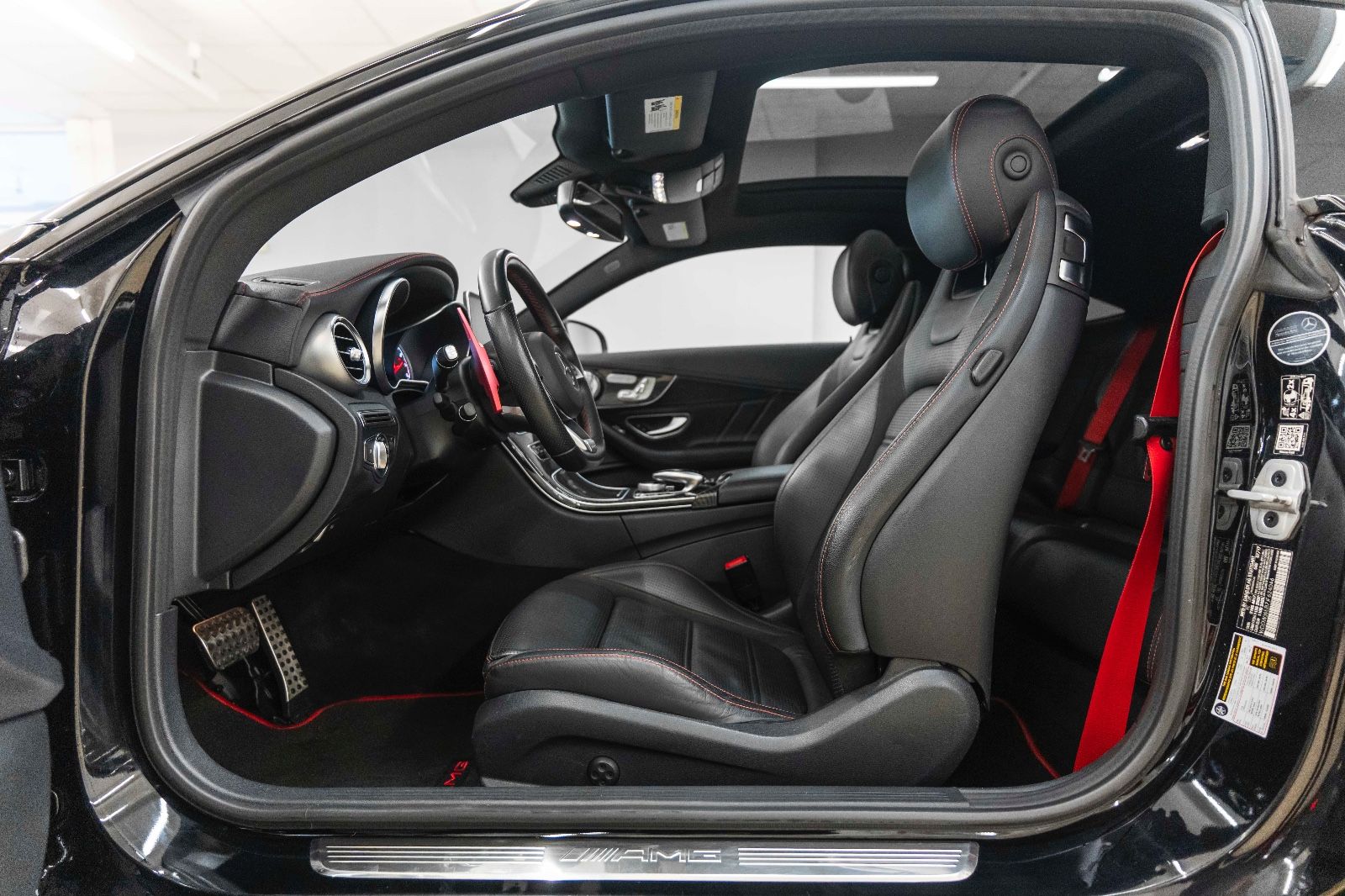 Fahrzeugabbildung Mercedes-Benz C 43 AMG C63 Optik BURMESTER CARBON KAM LED NAV