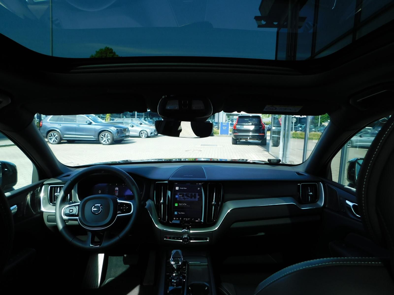 Fahrzeugabbildung Volvo XC6T8 Plus Black Edition Plug-In Hybrid AWD