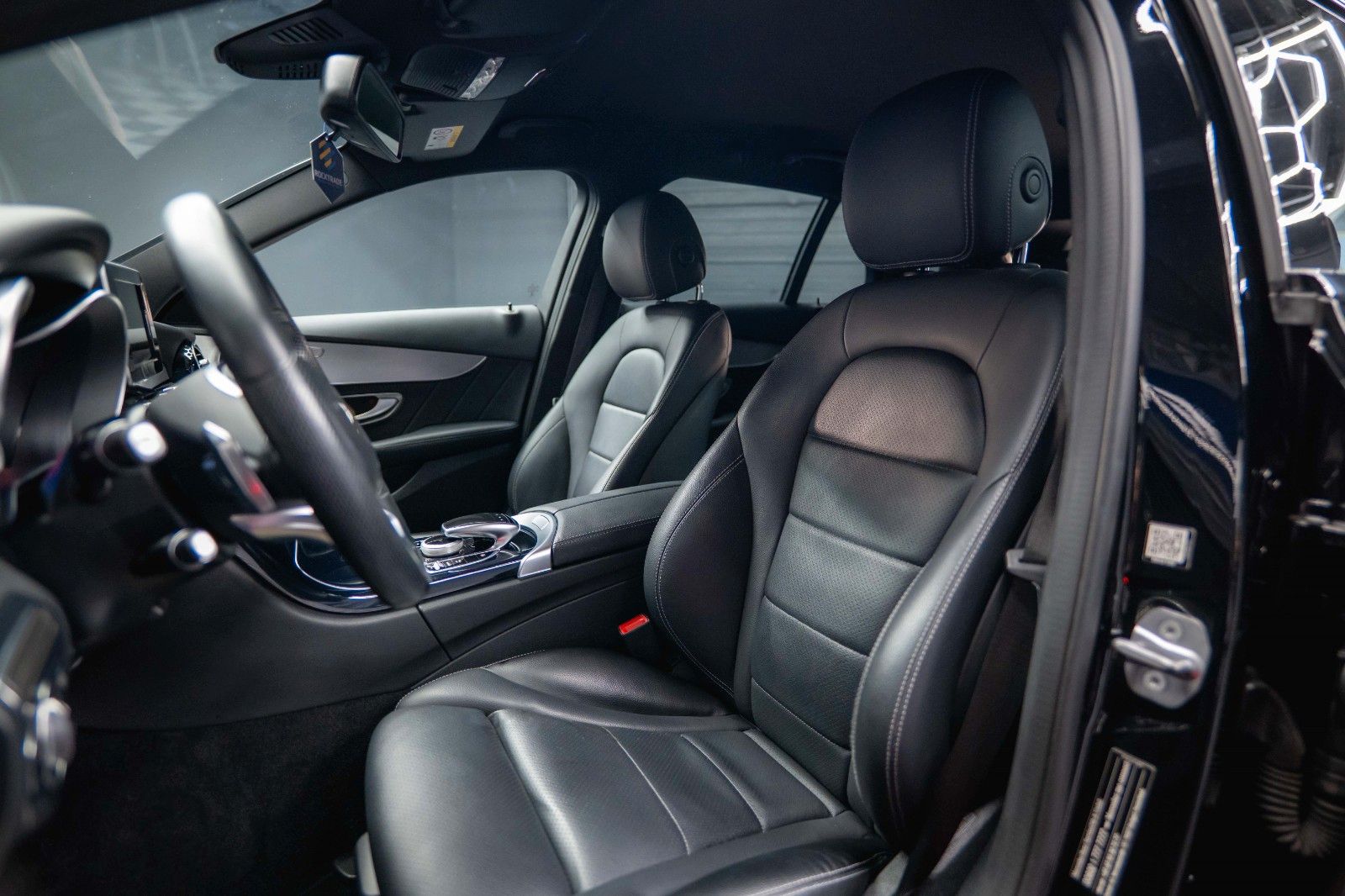 Fahrzeugabbildung Mercedes-Benz C 400 T 4Matic AMG Night-Edition *LED*19%*