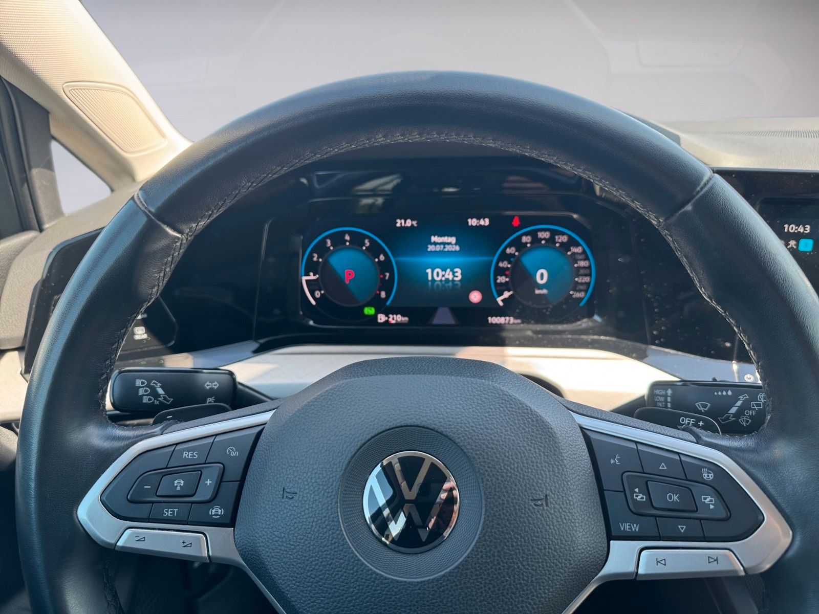 Fahrzeugabbildung Volkswagen Golf VIII Lim. Life 1.0 eTSI