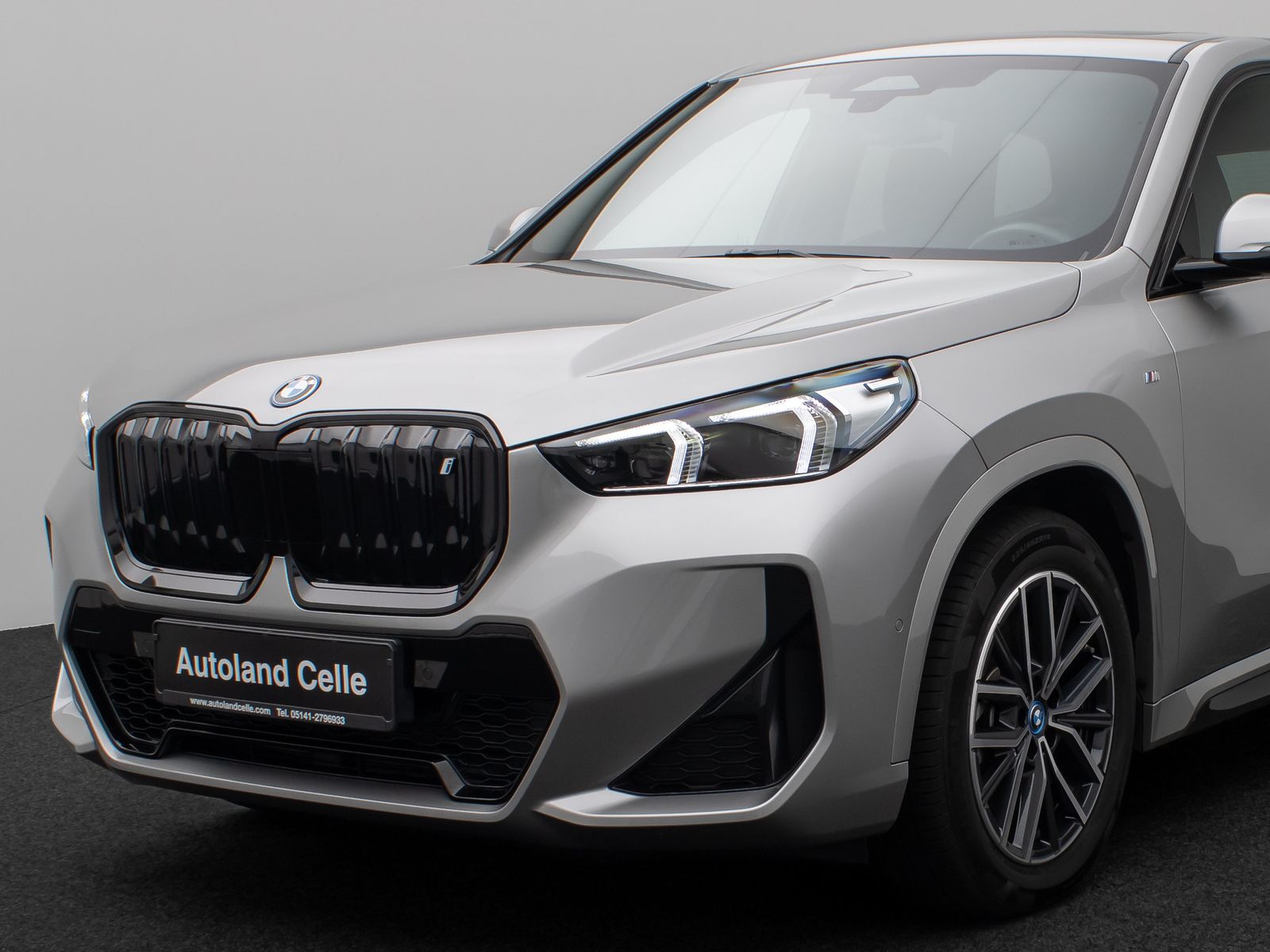 Fahrzeugabbildung BMW iX1 xD30 M Sport Panorama Kamera DAB Komfort LED