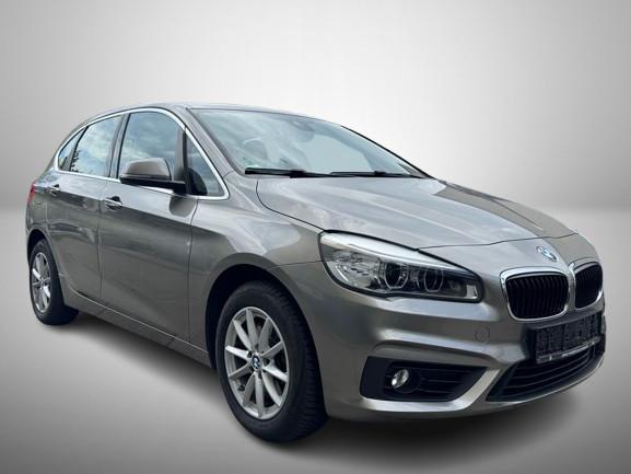 BMW 220 Active Tourer PDC Vollleder LED wenig KM!