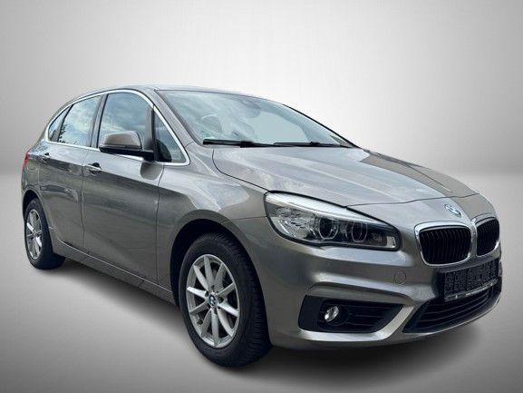 BMW 220 Active Tourer PDC Vollleder LED wenig KM!