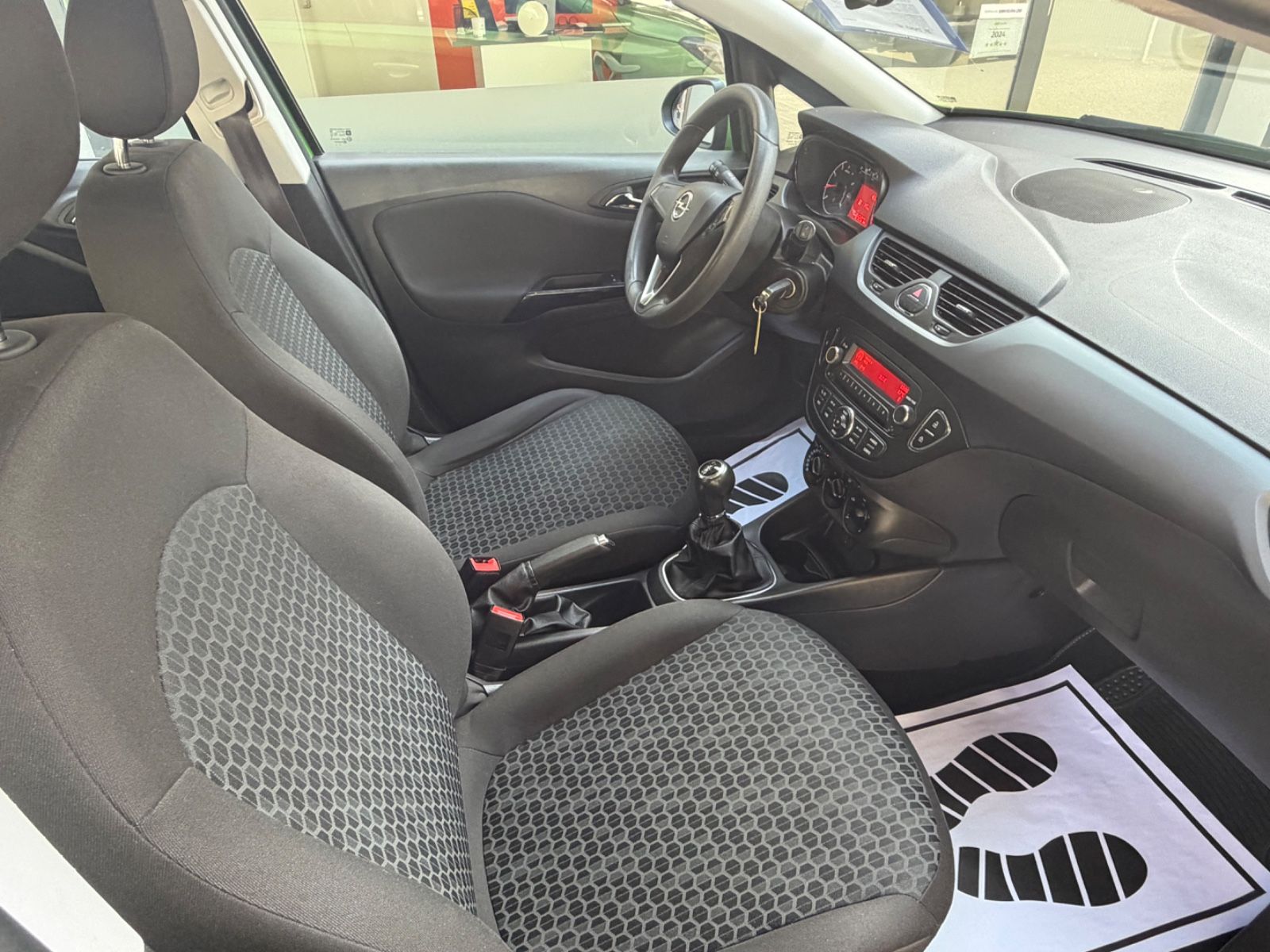 Fahrzeugabbildung Opel Corsa E Edition+AHK+NaviZB+AllwwetterRäder+BT+5T