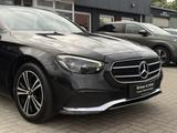 Mercedes-Benz E 200 d,T-M Avantgarde,T-Leder,R-Kam,Ambiente - Mercedes-Benz Ambiente
