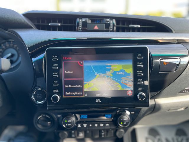 Toyota Hilux Double Cab Invincible 4×4 JBL Grau Automatik SOFORT