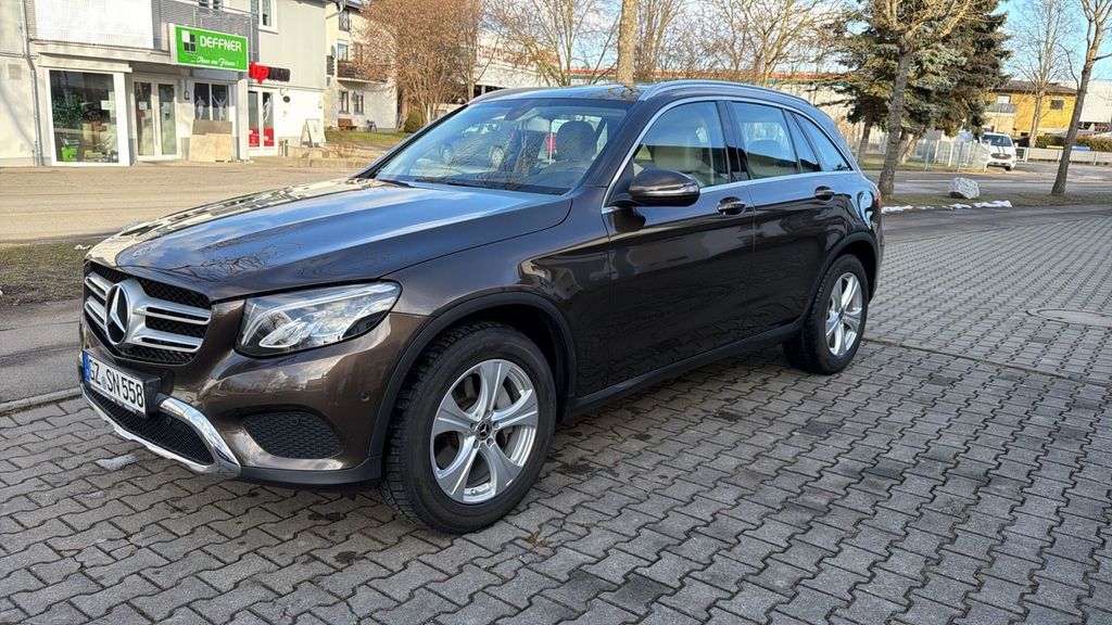 Image of Mercedes-Benz GLC 250