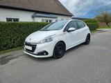 Peugeot 208 Signature - Peugeot 208: Signature