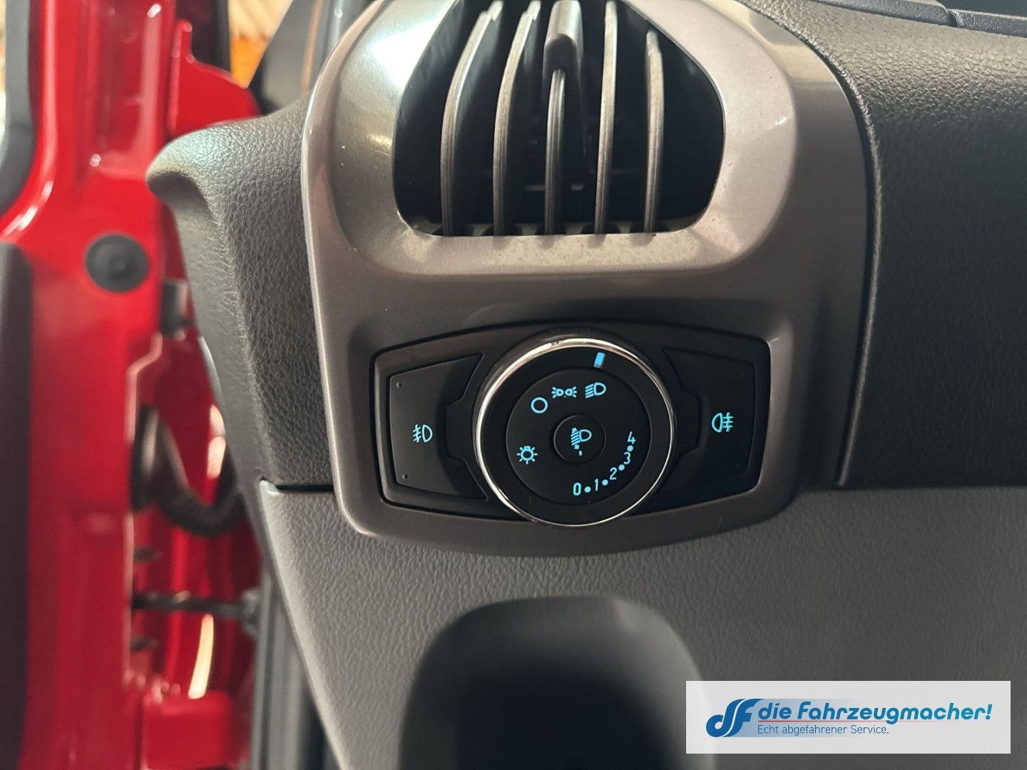 Fahrzeugabbildung Ford Transit Custom Tourneo 310 L1 Trend Temp *8472
