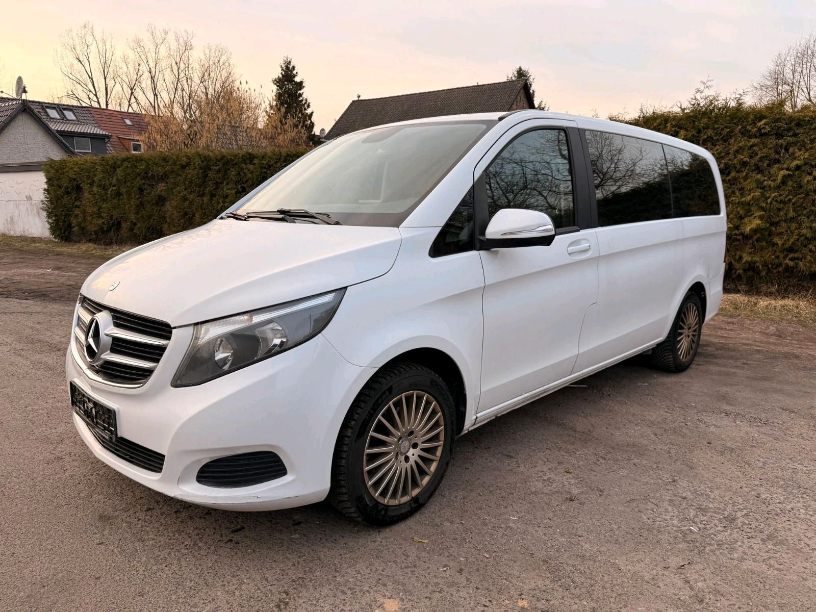 MERCEDES-BENZ Mercedes V220d Lang Klima