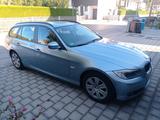 BMW 318i Touring - - BMW 318 aus 2011: Kombi