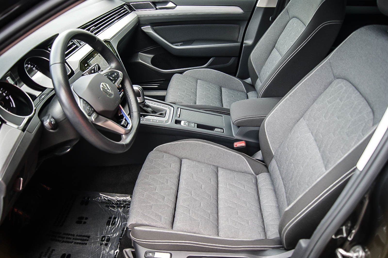 Fahrzeugabbildung Volkswagen Passat Variant GTE MATRIX-LED IQ.DRIVE ACC 1HAND