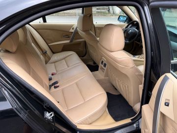 BMW 520 - 11