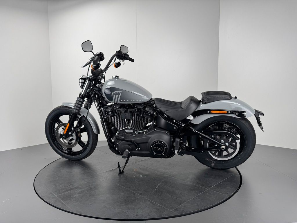 Fahrzeugabbildung Harley-Davidson STREET BOB 114 *NEUWERTIG *WENIG KM