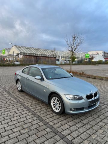 BMW 320i Coupe TÜV 02.2026 PANO