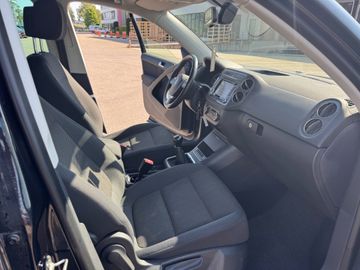 Volkswagen Tiguan - 10