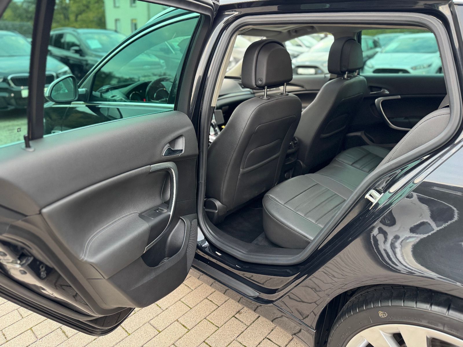 OPEL Insignia, 2010, Benzin, 220 PS