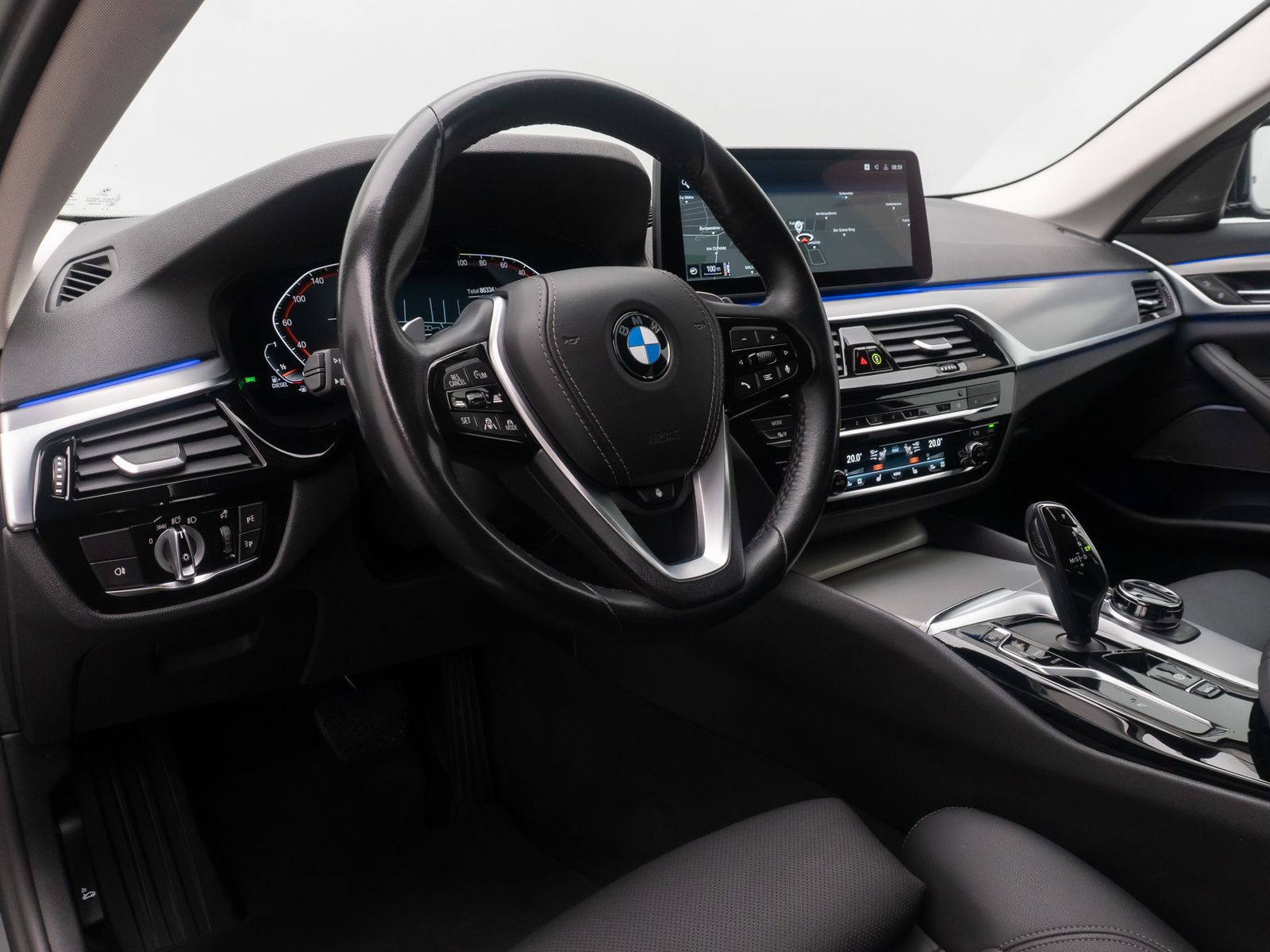 Fahrzeugabbildung BMW 530d xD ACC HUD DAB Kamera AHK Alarm H/K Sport