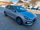 Hyundai i30 Kombi 1.5 Pure, SHZ,LHZ,LED,AppCon. 81 kW... - Hyundai i30: Pure