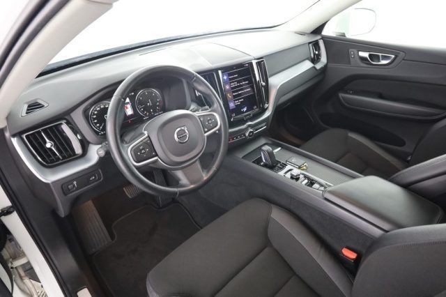 Volvo VOLVO XC60 XC60 B4 (d) automatico Momentum Pro