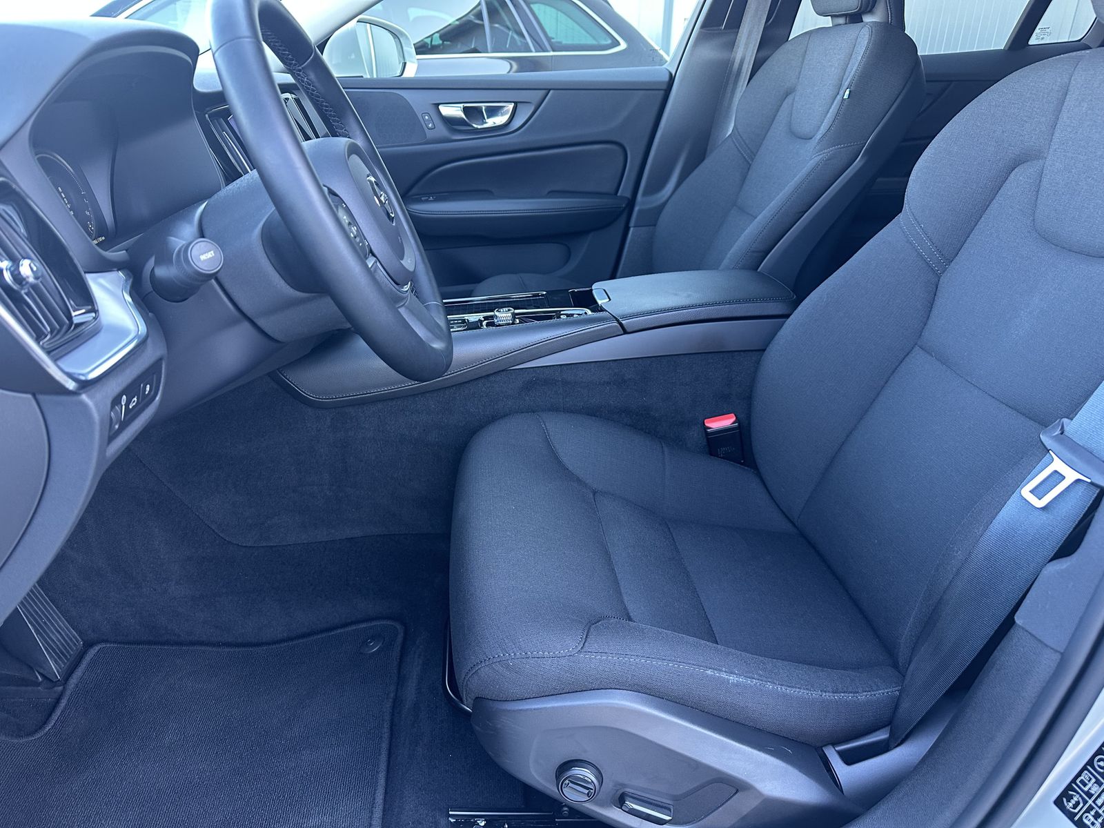 Fahrzeugabbildung Volvo V60 Inscription Plug-In Hybrid AWD NAV+LED+KAM