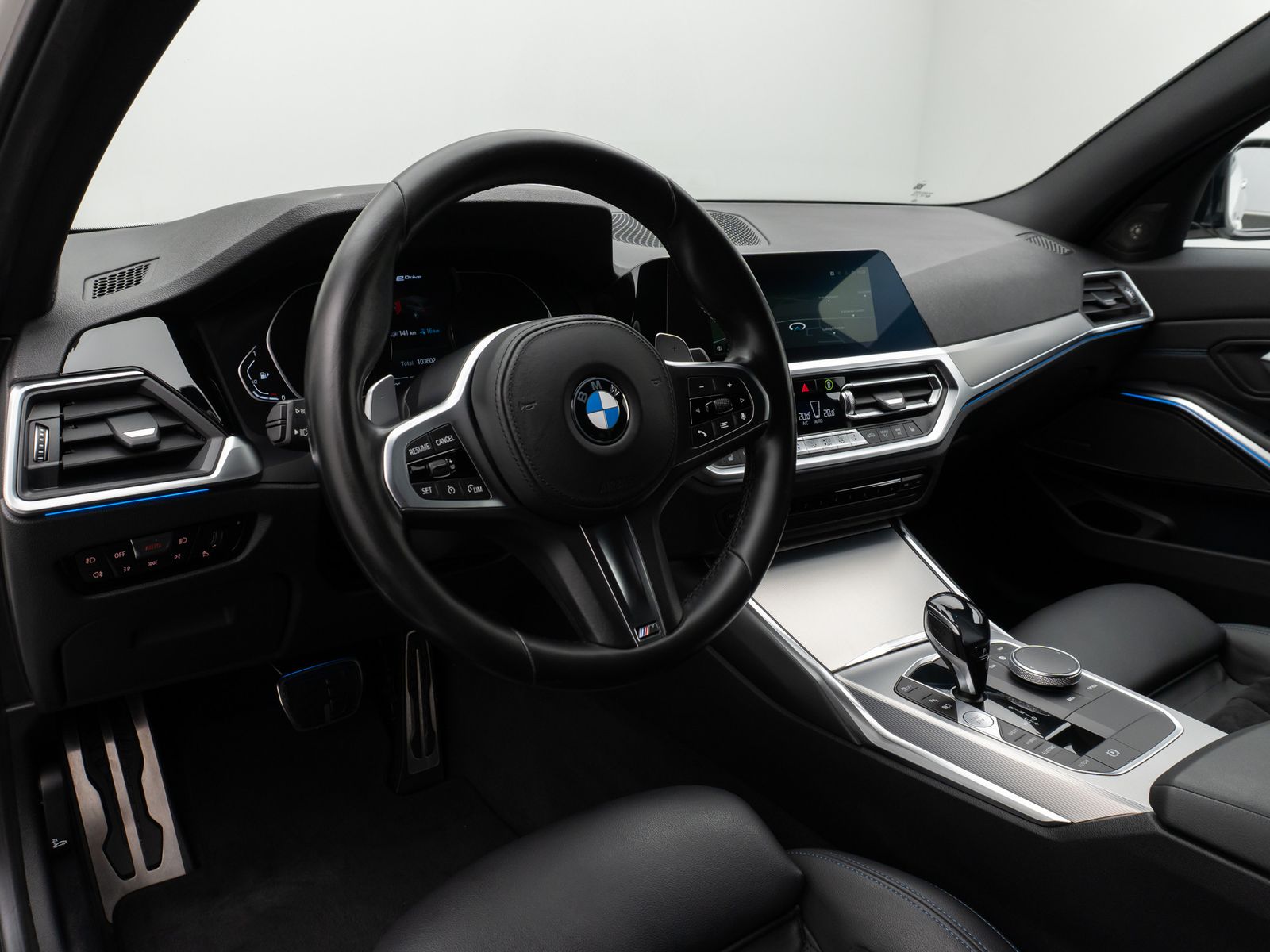 Fahrzeugabbildung BMW 330e M Sport Kamera DAB H/K Geschwind Parkassist
