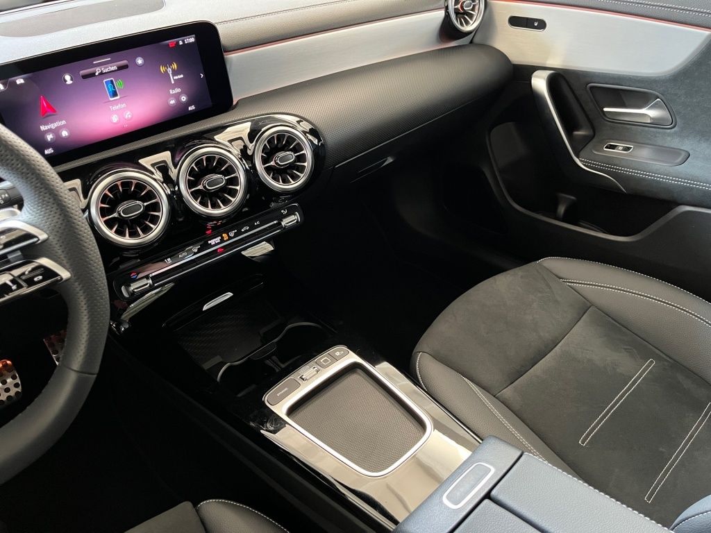 Fahrzeugabbildung Mercedes-Benz CLA 180 Coupé AMG Night Distronic+ Pano LED 360°