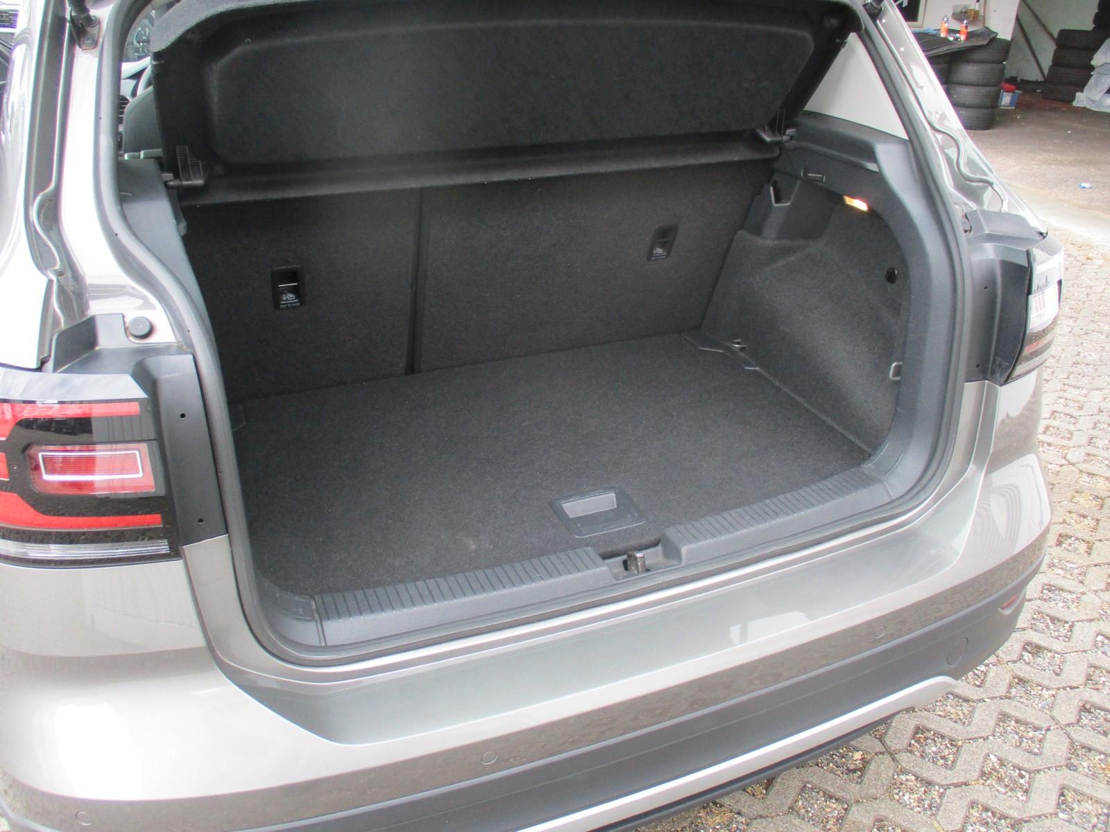 Volkswagen T-Cross 1.0i Life *Sitzhz*AWR*Freisprechanl*