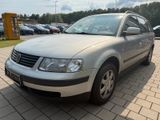 Volkswagen Passat 1.6 (Klima/SDach/AHK/2 Hand) - Volkswagen Passat aus 2000: Kombi