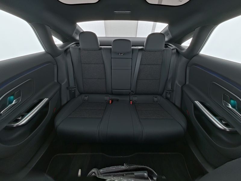 Fahrzeugabbildung Mercedes-Benz CLA 250+ EQ Progressive*Distronic*Totwinkel*Pano