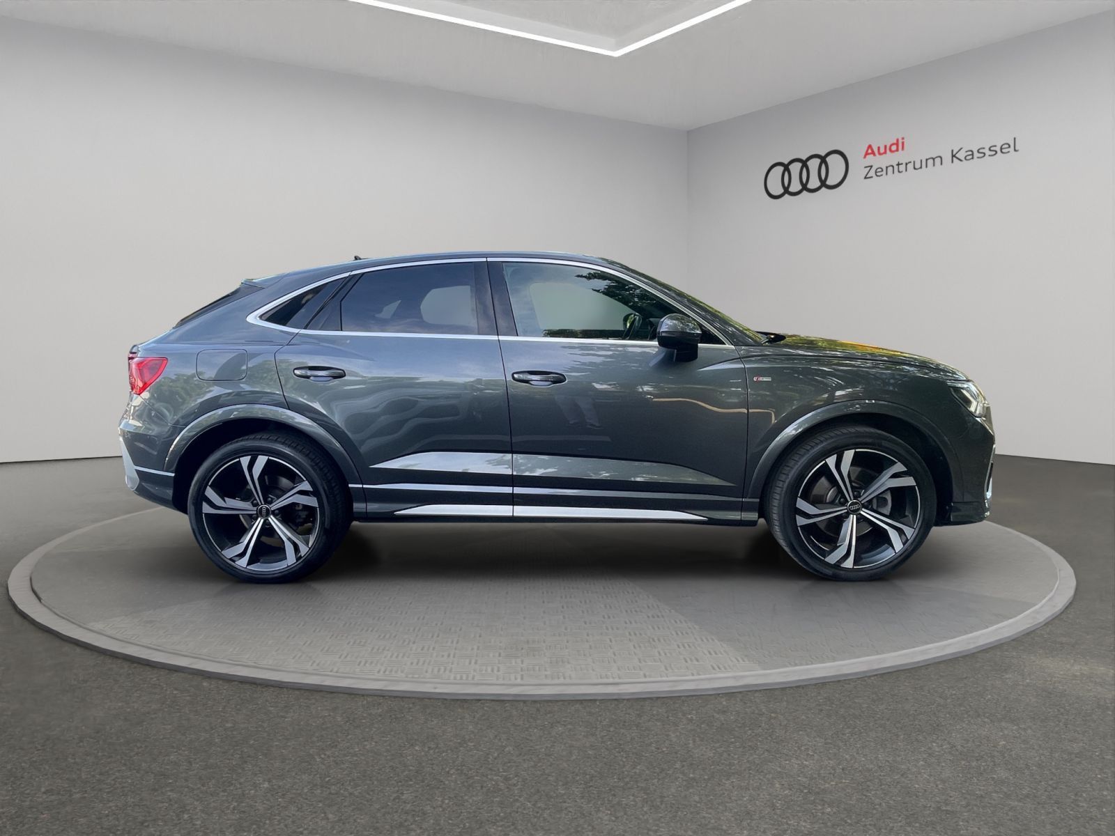 Audi Q3 SB 45 TFSI qu. S line Matrix SONOS AHK 360° foto 7