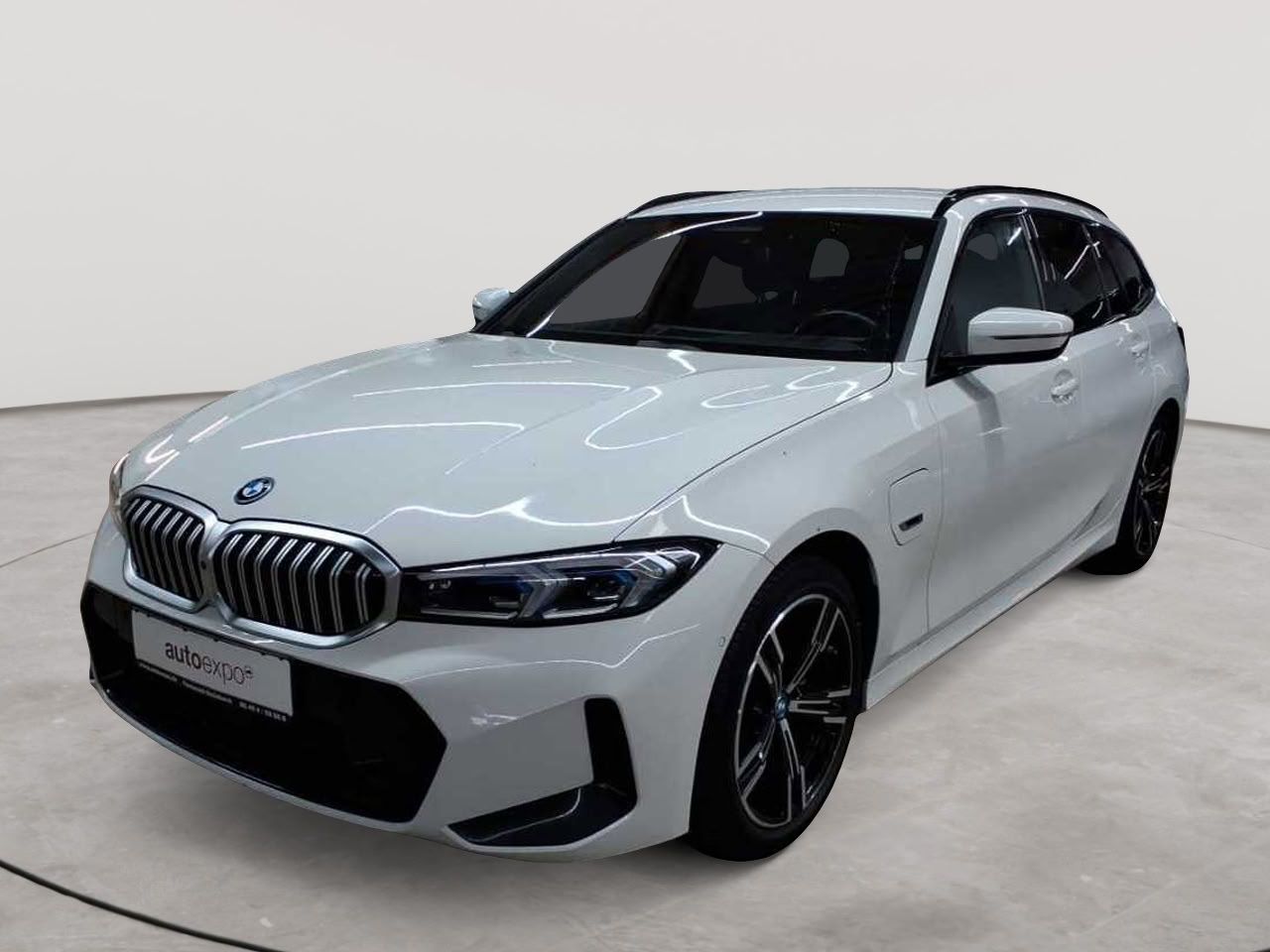 BMW 330e Touring Aut. M Sport Navi Leder imagem 2