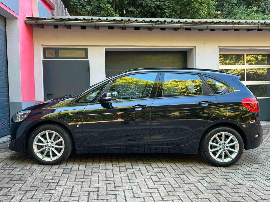BMW 225