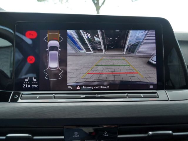 Fahrzeugabbildung Volkswagen Golf VIII Variant Style 2.0 TDI DSG LED RFK ACC