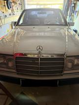 Mercedes-Benz 260E W124 - Mercedes-Benz 260: 260e