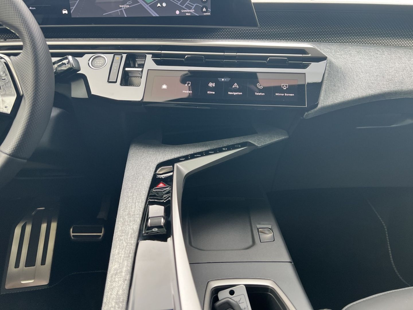 Fahrzeugabbildung Peugeot 3008 Launch Edition Dual-Elektromotor 325 AWD