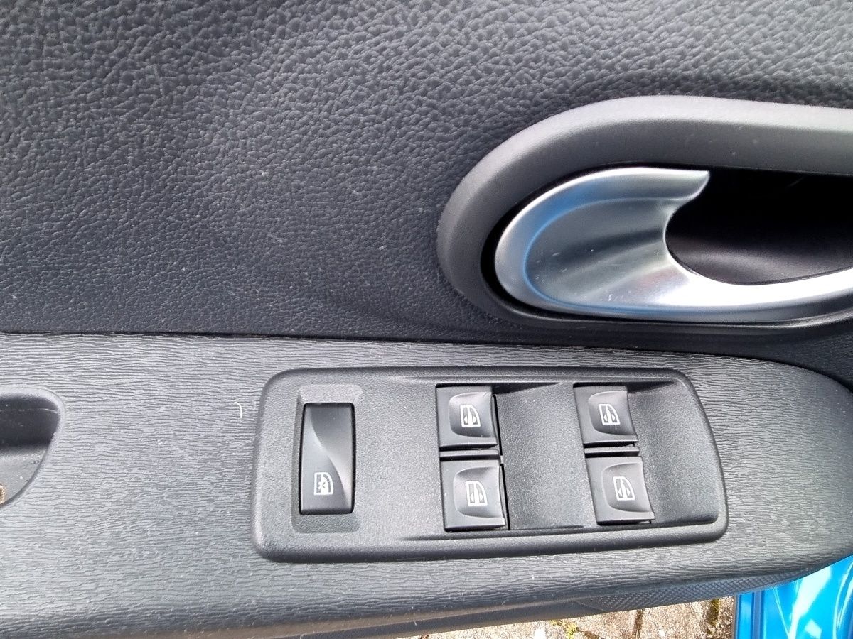 Fahrzeugabbildung Dacia Lodgy Stepway Plus TCe 130