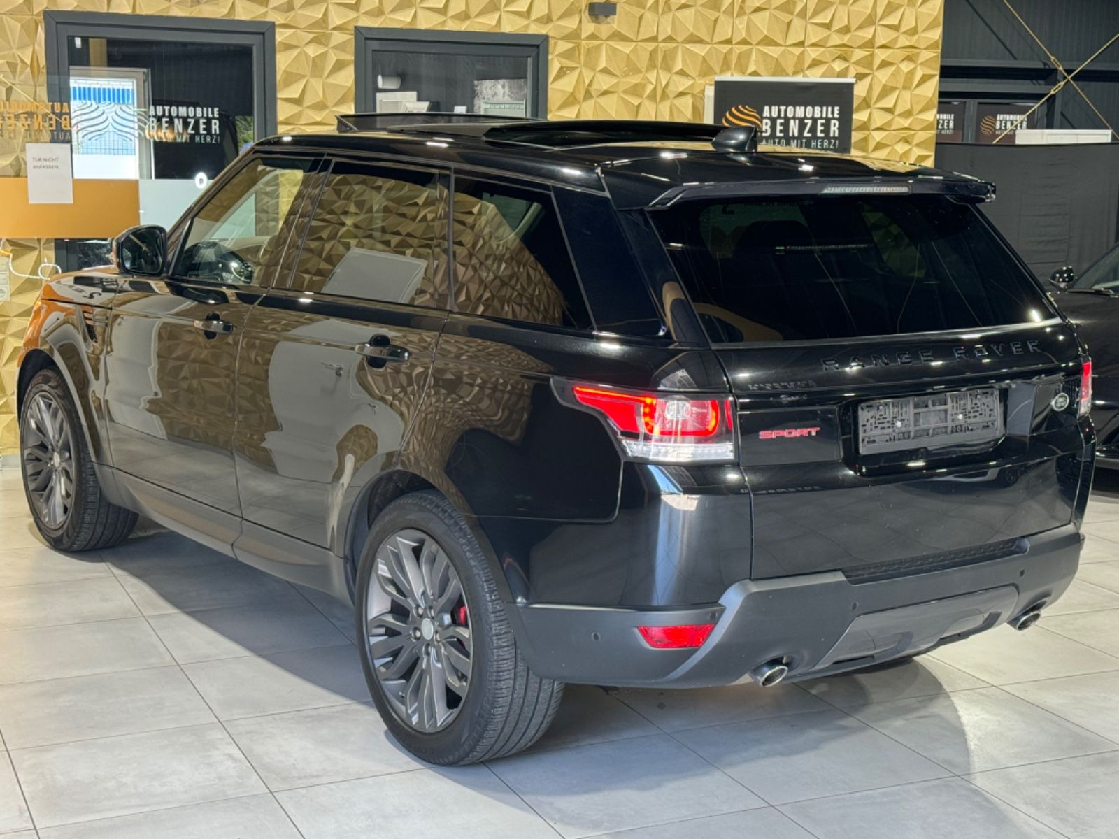 Fahrzeugabbildung Land Rover Range Rover Sport HSE Dynamic//PANO//360**KAM//