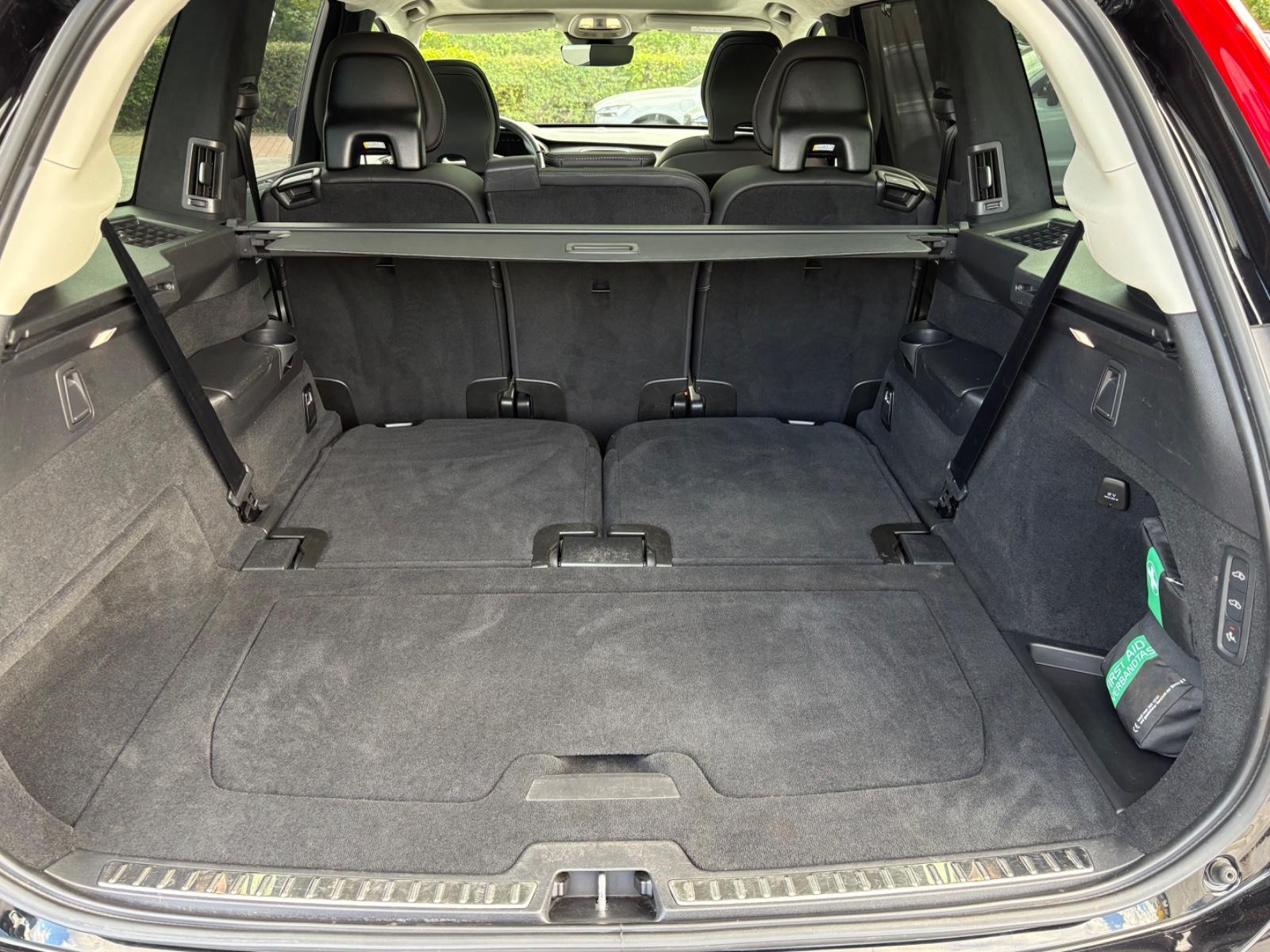 Volvo XC90 B5 ULTIMATE BRIGHT AWD -LUFT-AHK-7SITZER-