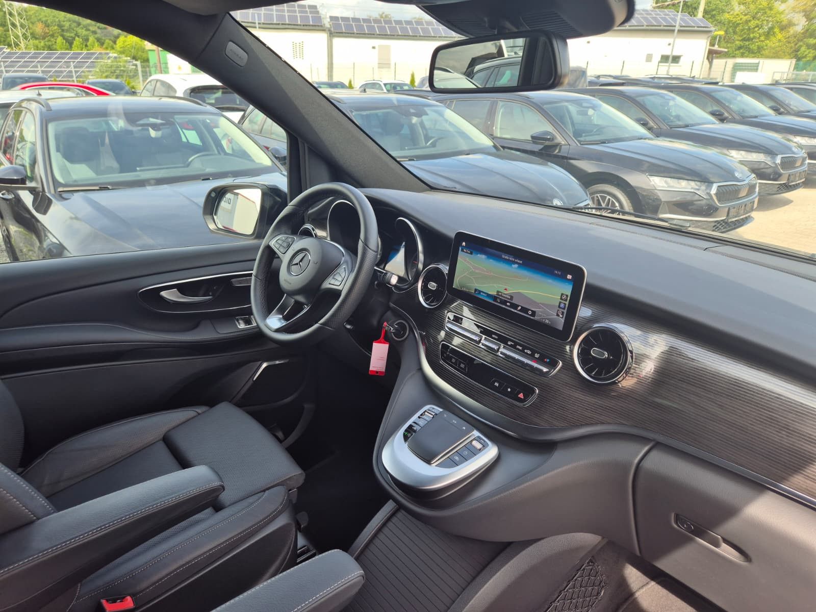 Fahrzeugabbildung Mercedes-Benz V 250 d AVANTGARDE extralang LEDER*LED*BUR*DISTR