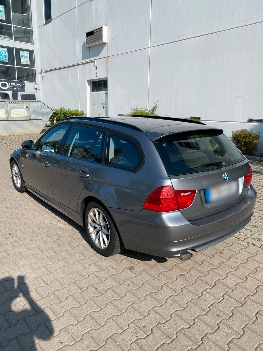 BMW 320 2011 — photo 6