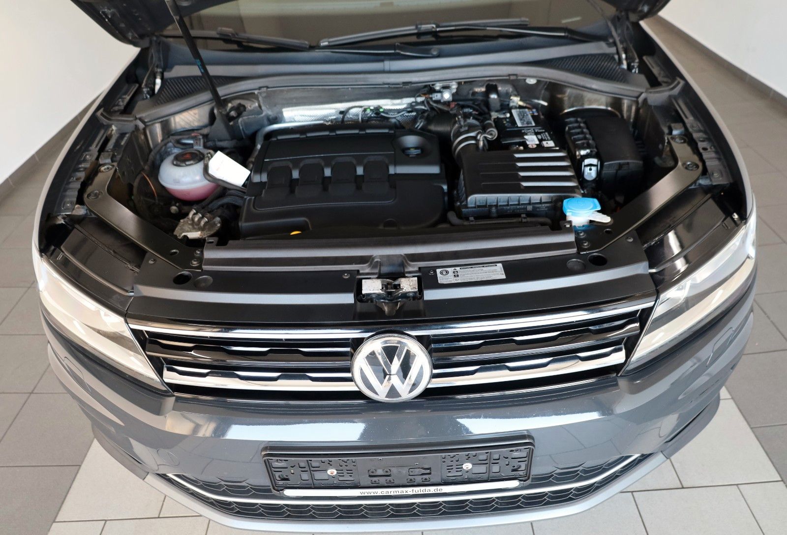 Fahrzeugabbildung Volkswagen Tiguan Highline Alcantara,Navi,LED,ACC,SH,PDC