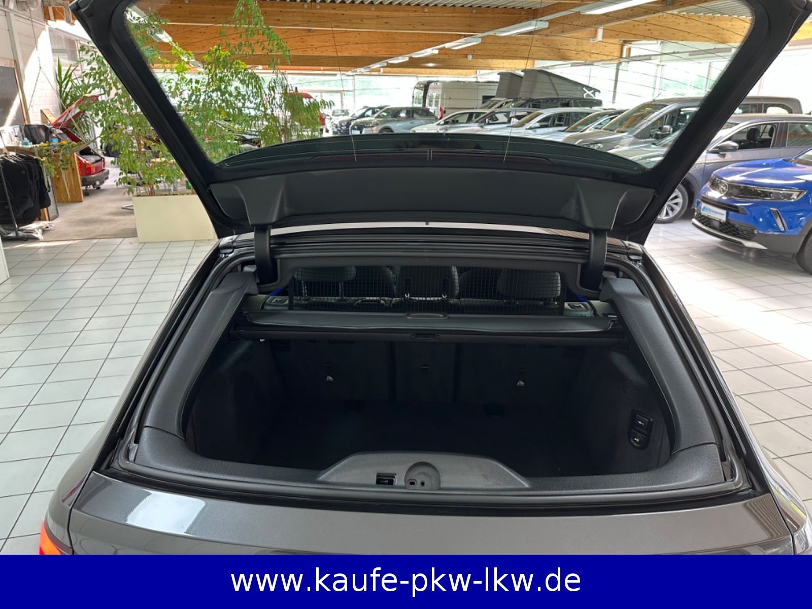 Fahrzeugabbildung BMW 530dxDrive Tou. M Sport *Pano*Klima*H&K*Soft-Cl.