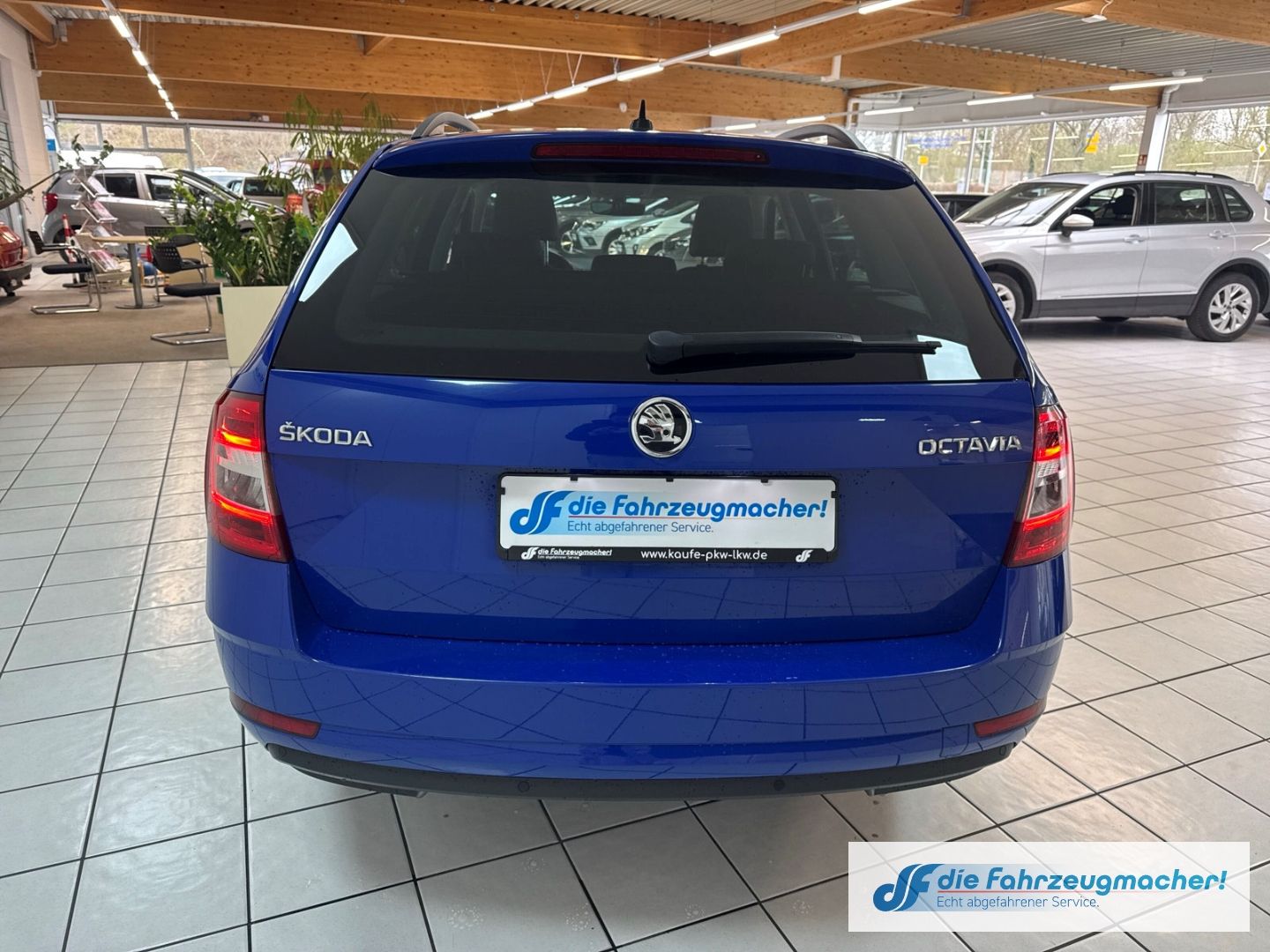 Fahrzeugabbildung SKODA Octavia Combi Style 1.6 TDI DPF Navi Sperrdiff.