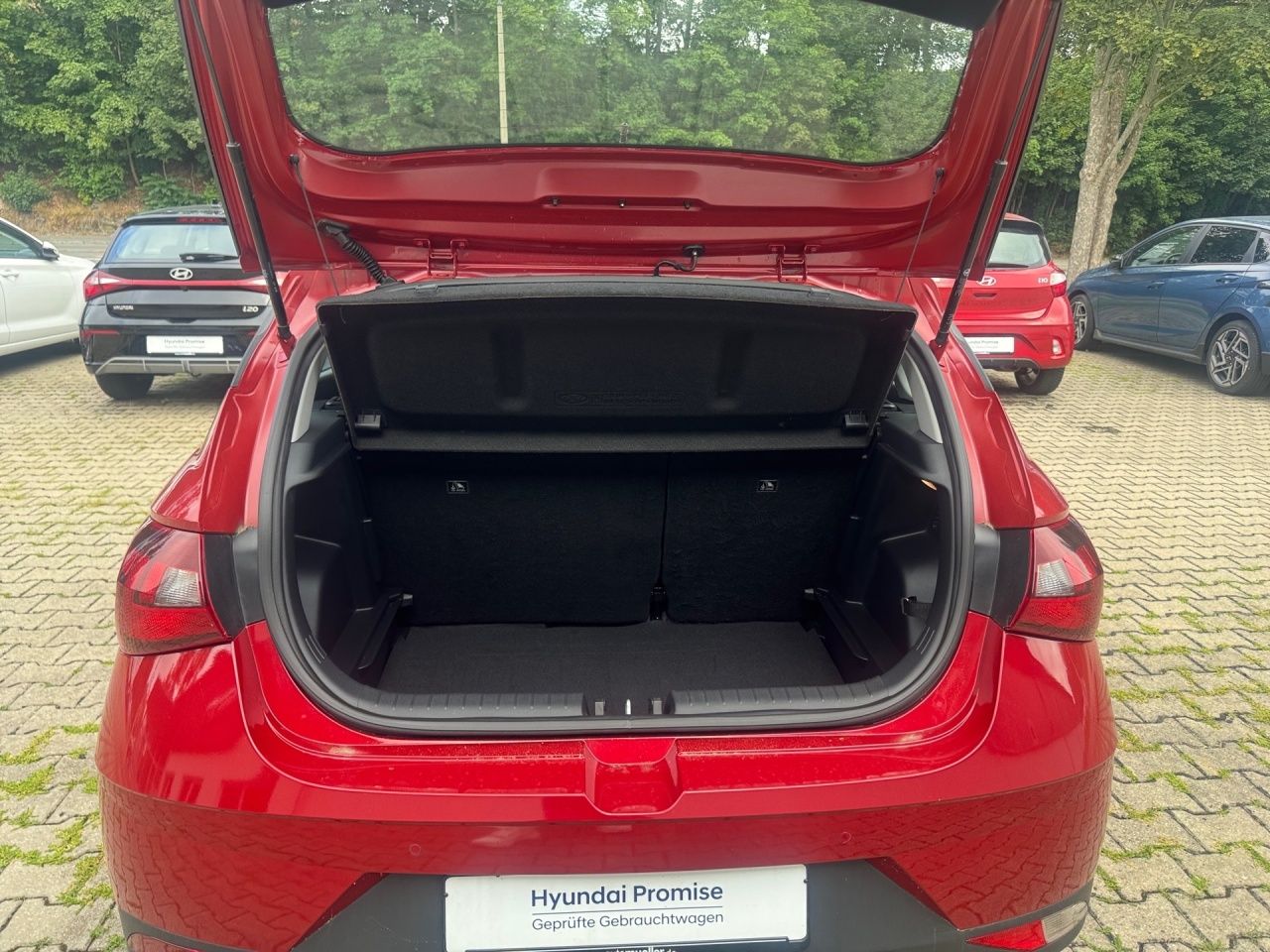Fahrzeugabbildung Hyundai i20 SELECT *SIH*LHZ*PTS HINTEN*KLA*DAB*